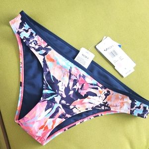 Roxy Fitness PT Regular Bikini Bottoms Size M NWT